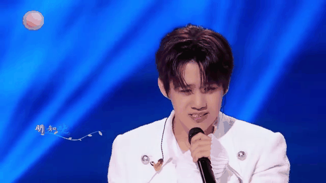 阿扎伦卡重返赛场，领先优势明显首场状态出色，中国队观众沸腾！-九游娱乐